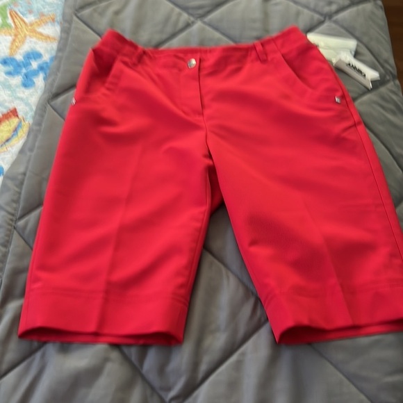 Annika Cutter & Buck Women’s Red Golf Shorts  with silver buttons Size 2 - Picture 2 of 12